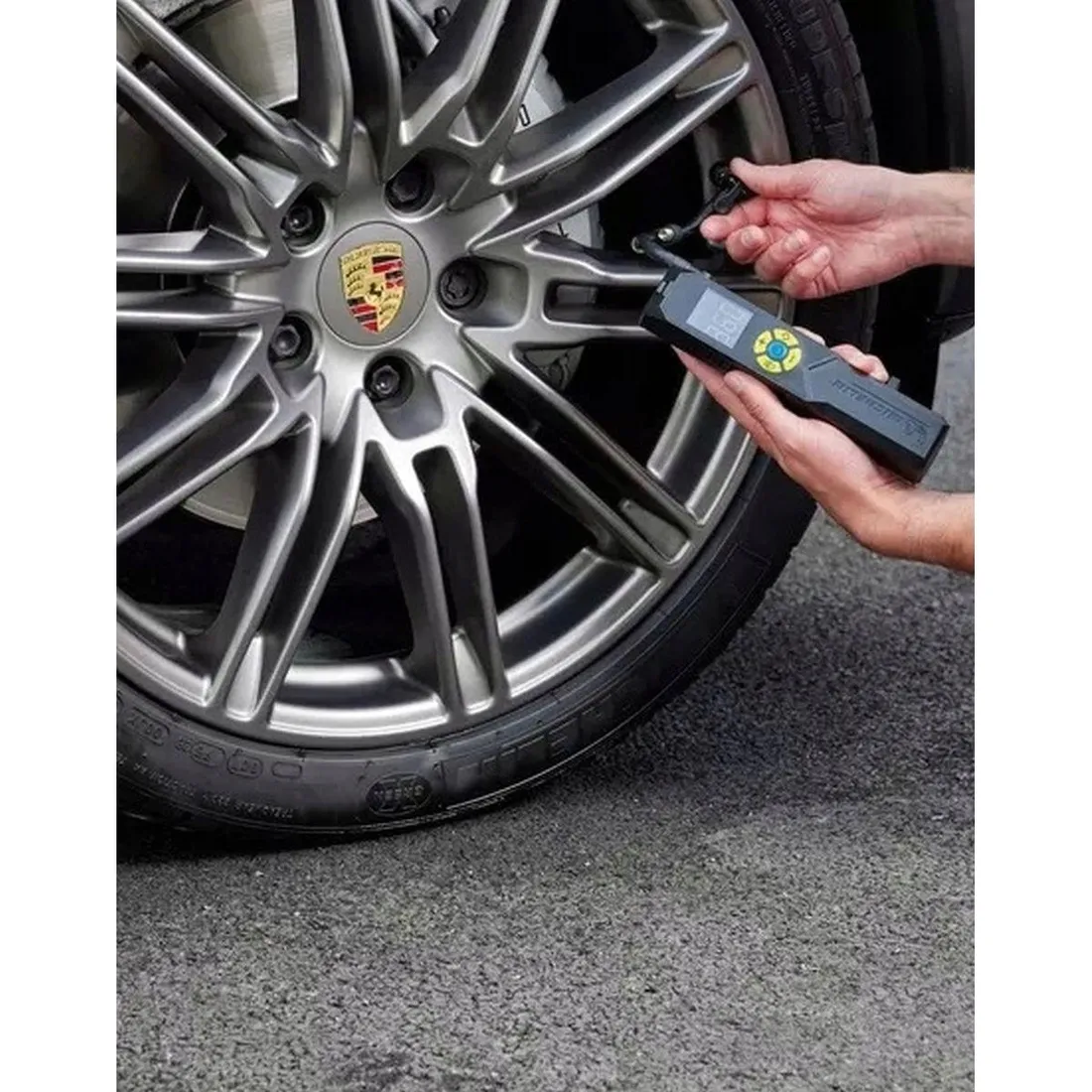 kompresor-rowerowy-samochodowy-pompka-sprezarka-powerbank-usb-michelin