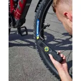 kompresor-rowerowy-samochodowy-pompka-sprezarka-powerbank-usb-michelin-kod-producenta-w33382