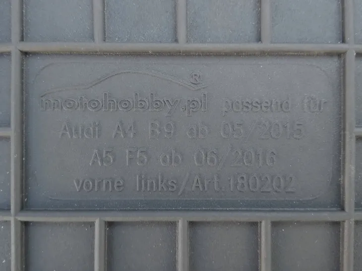 dywaniki-gumowe-do-audi-a4-b9-2015-liczba-elementow-komplety-waga-z-opakowaniem-10-kg