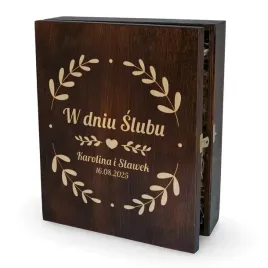 prezent-na-slub-dla-pary-mlodej-skrzynka-na-wino-z-kieliszkami-imiona-data