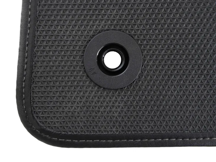 przednie-poliamid-premium-bmw-1-e87-hatchback-2004-2011-stan-nowy-waga-z-opakowaniem-3-2-kg