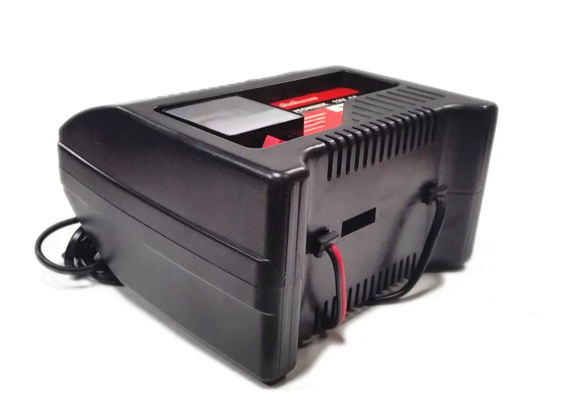 prostownik-ladowarka-do-akumulatora-12v-6a
