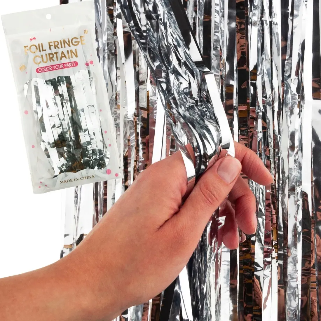 kurtyna-foliowa-srebrna-dekoracyjna-urodziny-slub