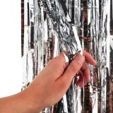 kurtyna-foliowa-srebrna-dekoracyjna-urodziny-slub-marka-martom-stan-opakowania-oryginalne