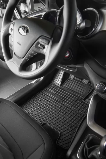 dywaniki-bagaznik-do-opel-combo-e-2018-stan-nowy-kolor-czarny