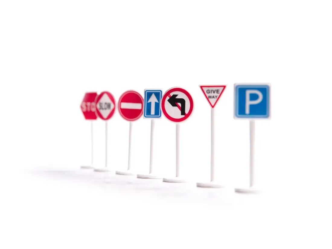 transporter-samolot-3-auta-policja