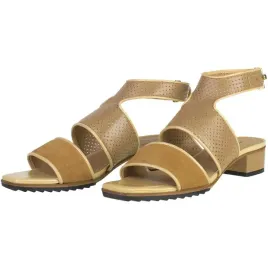 sandaly-damskie-skorzane-na-slupku-lacoste-395