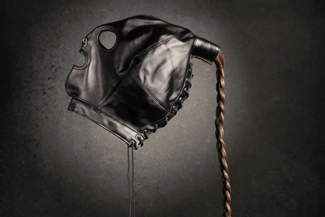 mask-with-brown-ponytail-black