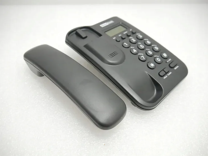 telefon-maxcom-kxt-100-czarny-dla-babci-dziadka-kod-producenta-kxt100cza