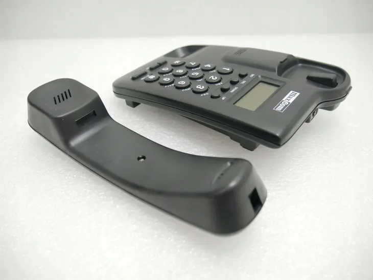 telefon-maxcom-kxt-100-czarny-dla-babci-dziadka-marka-maxcom