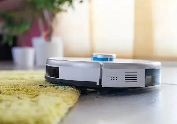 robot-sprzatajacy-concept-vr3125-funkcje-robota-automatyczny-powrot-do-bazy-zdalne-sterowanie