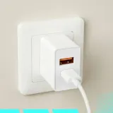 szybka-ladowarka-sieciowa-2xusb-2-1-a-10w-fast-charge-wtyczka-kostka-stan-nowy-zgodnosc-ze-standardem-quick-charge-2-0-quick-charge-3-0