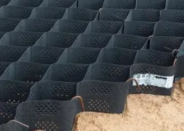 geokrata-wzmocnienie-skarp-75-cm-duze-komorki-podjazdy-zbocza-3224m2