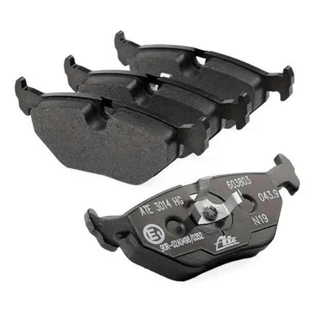 klocki-ham-tyl-bmw-5-e34-88-97-strona-zabudowy-tyl