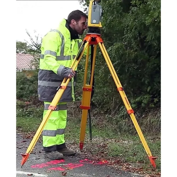 farba-geodezyjna-spray-soppec-track-niebieski-marka-soppec