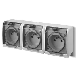 0323-01-hermes-gniazdo-potrojne-natynkowe-z-dymna-klapka-ip44-elektroplast