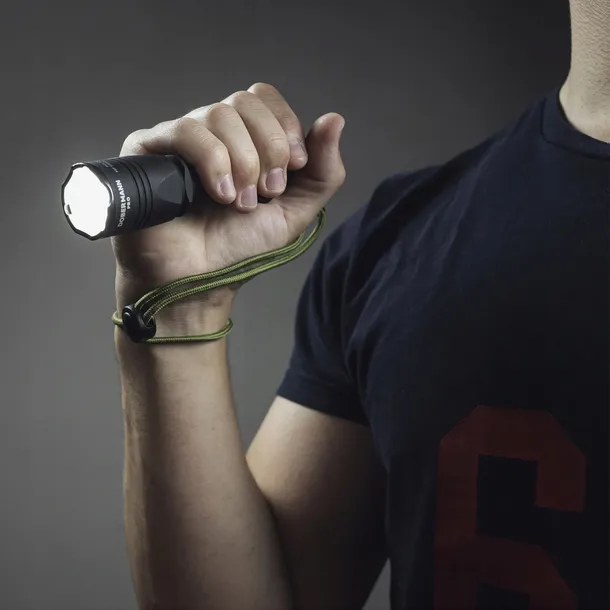 latarka-armytek-dobermann-pro-magnet-usb-cree-warm-klasa-wodoszczelnosci-ipx-8