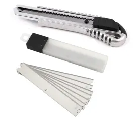 noz-do-tapet-metalowy-nozyk-18mm-11-sztuk-ostrzy