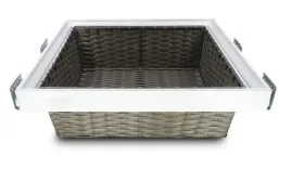 wsuwany-kosz-rattanowy-do-szafy-do-przechowywania-garderoba-700mm-bialy