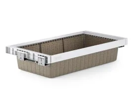 wsuwany-kosz-rattan-do-przechowywania-900mm-garderoba-polka-bialy