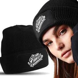 czapka-zimowa-czarna-napis-01-ciepla-beanie