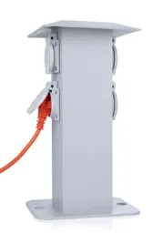 elektryczny-slupek-ogrodowy-z-gniazdami-zasilajacy