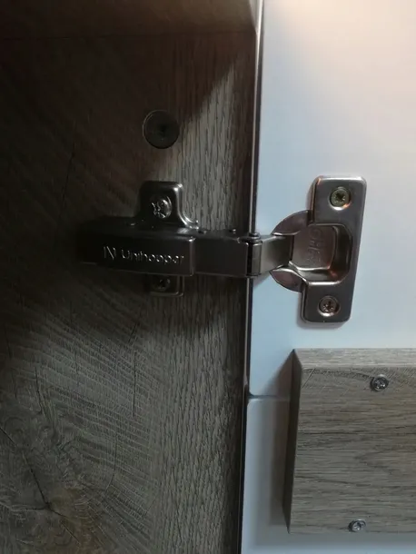 szafa-2d-irma-im9-bialy-polysk-stan-nowy-kolor-frontow-bialy