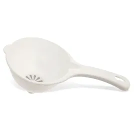 lejek-kuchenny-z-sitkiem-i-uchwytem-do-przelewania-sokow-hobby-life