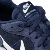buty-nike-venture-runner-ck2944-400-granatowe-425-zapiecie-sznurowane