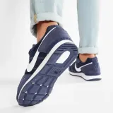 buty-nike-venture-runner-ck2944-400-granatowe-425-rozmiar-uk-8