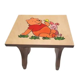 drewniane-krzeselko-dla-dziecka-z-kubusiem-puchatkiem-recznie-malowane