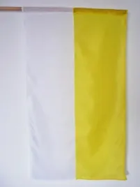 flaga-papieska-zolto-biala-90cm-x-150cm-podwone-obszycie
