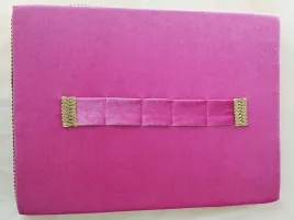 rozowa-poduszka-pod-nozyce-do-przeciecia-wstegi