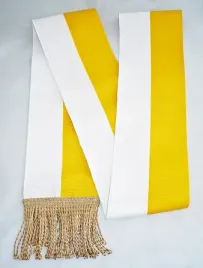 szarfa-zolto-biala-bialo-zolta-szarfa-papieska