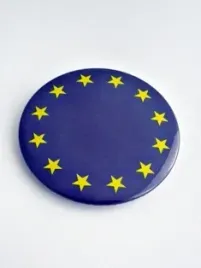 przypinka-ue-unia-europejska-flaga-unijna-eu-szer-56mm
