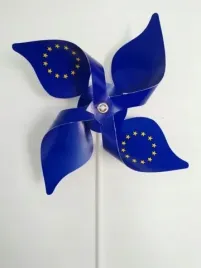 wiatrak-unijny-unia-europejska-eu-ue-zlozony-5-szt