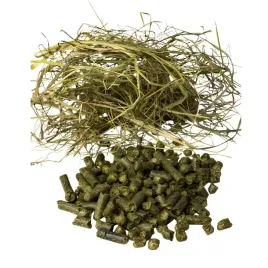 trawokulki-siano-dla-koni-alpak-krolikow-koz-owiec-granulowane-pellet