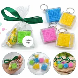 upominek-dla-dzieci-brelok-kostka-labirynt-3d-gra-cukierek-personalizacja