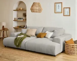szara-sofa-w-sztruksie-nowoczesna-do-salonu-z-glebokim-siedziskiem-mossi