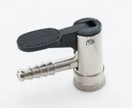 koncowka-glowica-do-pompowania-zaciskowa-aligator-6mm