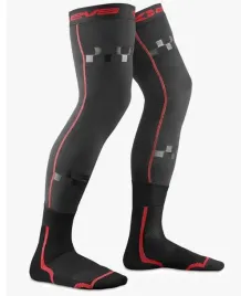 evs-skarpety-pod-orteze-ochraniacz-tug-fusion-czarne-czerwone-rozmiar-s-m
