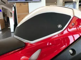 eazi-grip-naklejki-na-bak-bmw-s1000rr-2015-2018-wrapapr001