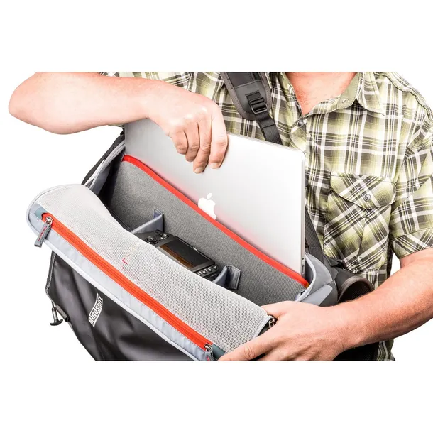 thinktank-photocross-15-backpack-carbon