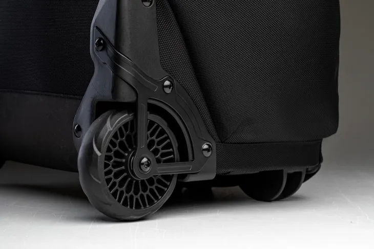 tenba-cineluxe-roller-24-black