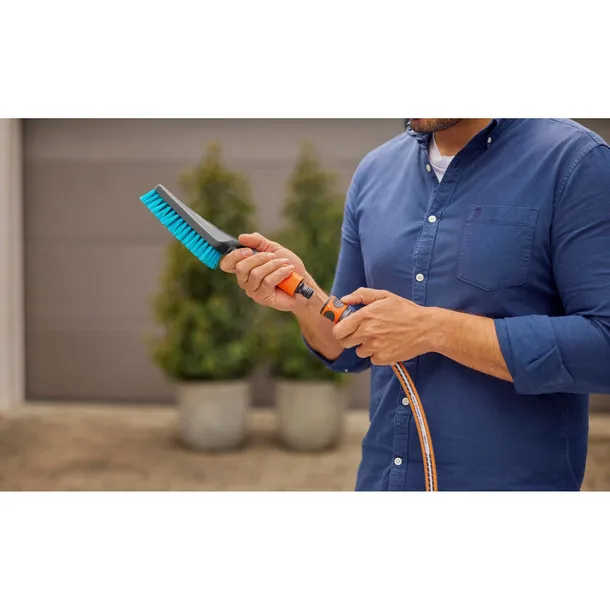 gardena-cleansystem-hand-brush-s-hard