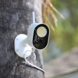 toucan-security-light-camera-with-radar-motion-detection
