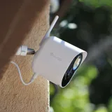 toucan-security-light-camera-with-radar-motion-detection