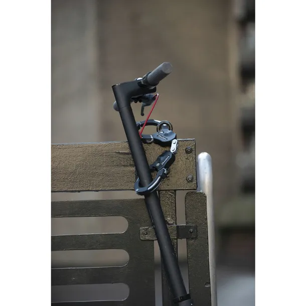 master-lock-street-cuff-with-key-short-8200eurdpro