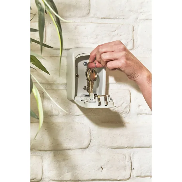 master-lock-medium-key-safe-w-combination-lock-5401eurdcrm