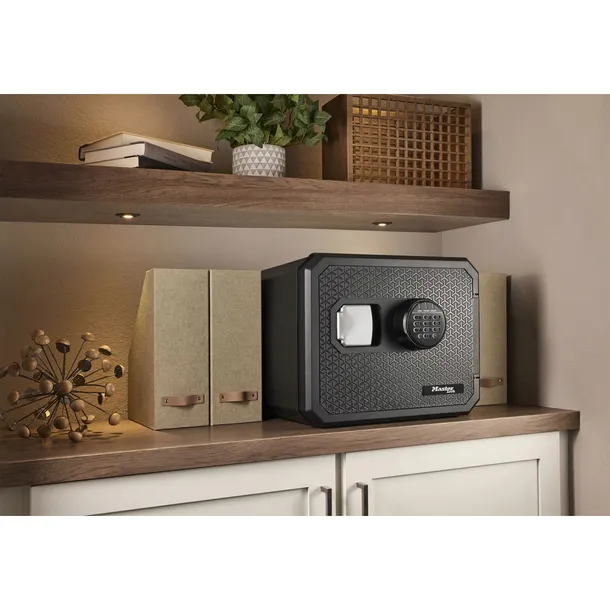 master-lock-security-safe-fire-water-resistant-fpw082ftc